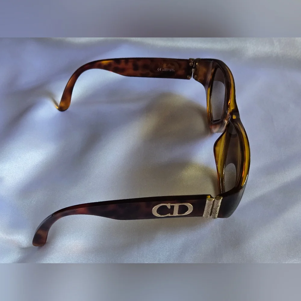 Christian Dior 2021A 11 Brown Tortoise Sunglasses - Picture 5 of 12